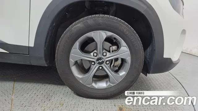 Kia Seltos 2025 — Photo 7/31