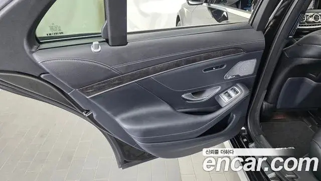 Mercedes-Benz S-Class 2019 — Photo 14/33