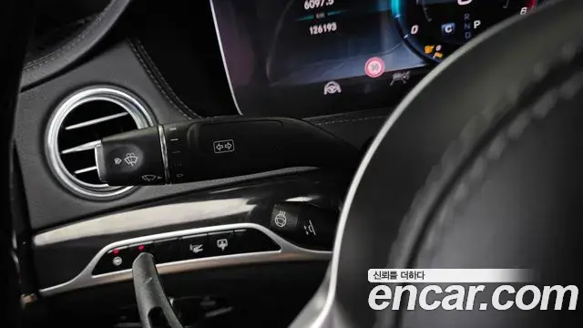 Mercedes-Benz S-Class 2019 — Photo 7/33