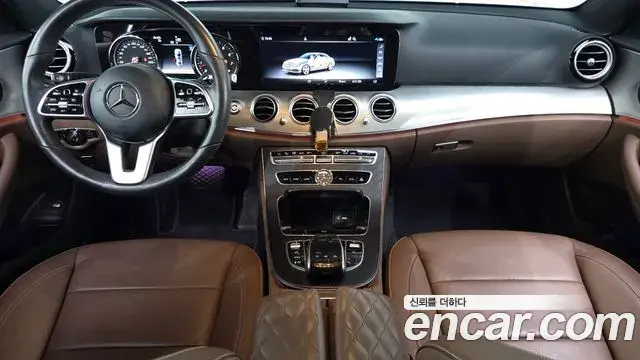 Mercedes-Benz E-Class 2020 — Photo 33/33