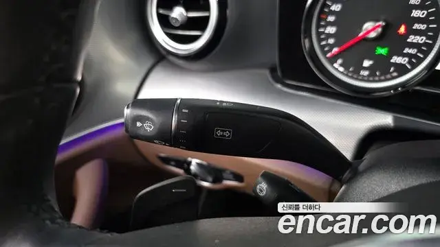 Mercedes-Benz E-Class 2020 — Photo 1/33