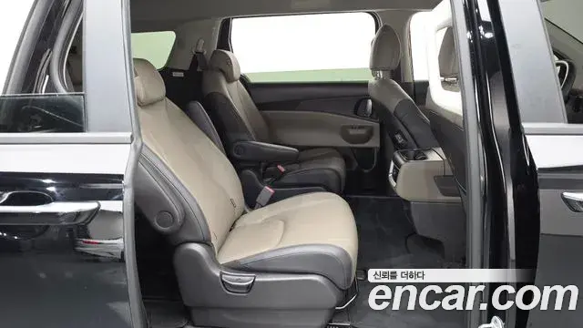 Kia Carnival 2025 — Фото 11/20