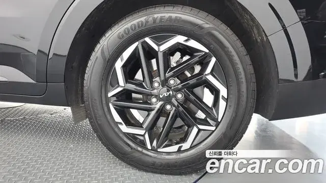 Kia Carnival 2025 — Şəkil 24/31