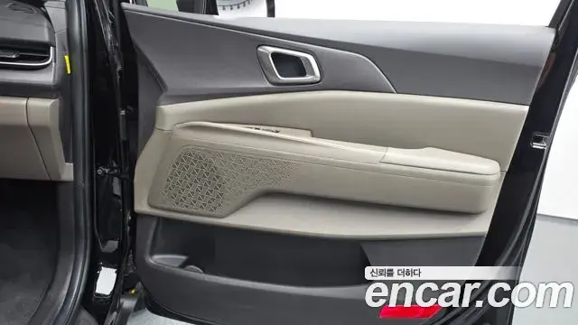 Kia Carnival 2025 — Şəkil 12/31