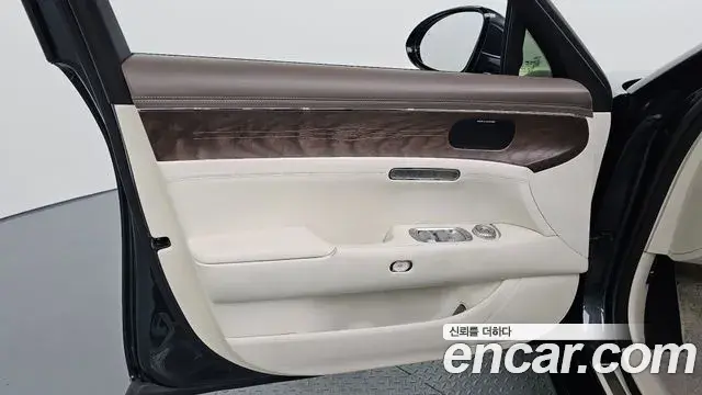 Genesis G90 2022 — ფოტო 26/34