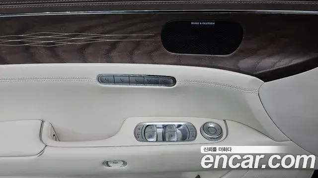 Genesis G90 2022 — ფოტო 25/34