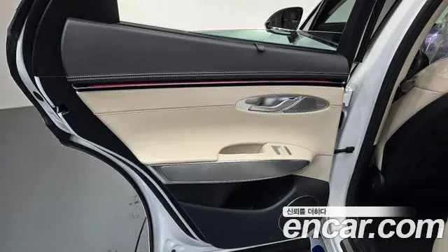 Genesis GV70 2024 — Photo 8/29