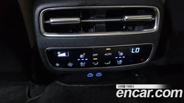 Genesis GV70 2024 — Photo 13/29
