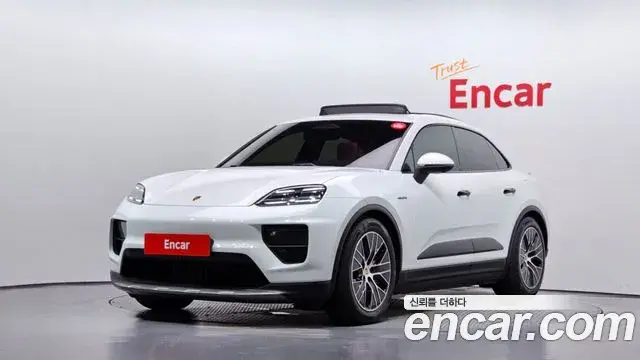 Porsche Macan EV 2025 — Şəkil 12/34