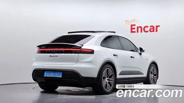 Porsche Macan EV 2025 — Şəkil 27/34
