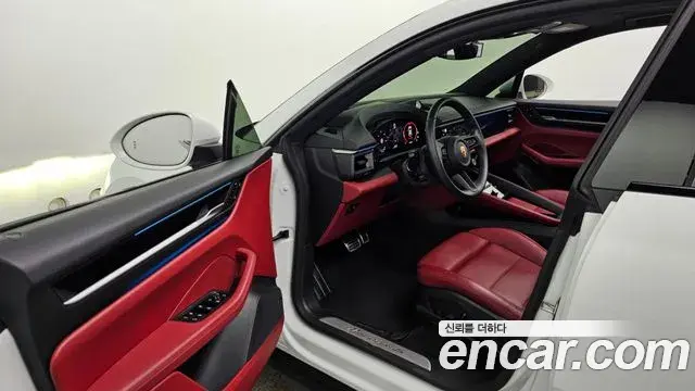 Porsche Macan EV 2025 — Şəkil 10/34