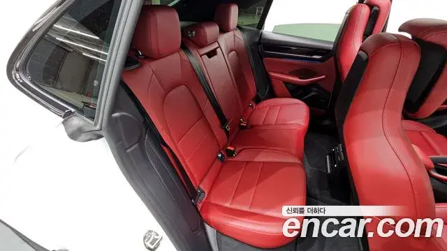 Porsche Macan EV 2025 — Şəkil 17/34