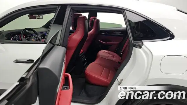 Porsche Macan EV 2025 — Şəkil 8/34