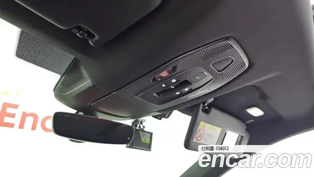 Porsche Macan EV 2025 — Şəkil 21/34