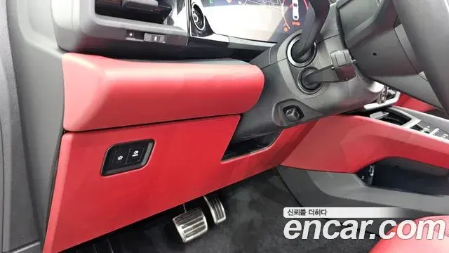 Porsche Macan EV 2025 — Şəkil 29/34