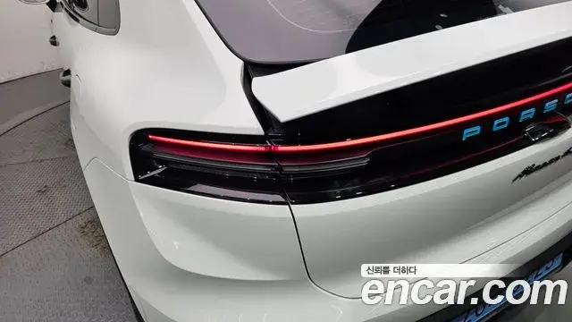 Porsche Macan EV 2025 — Şəkil 5/34