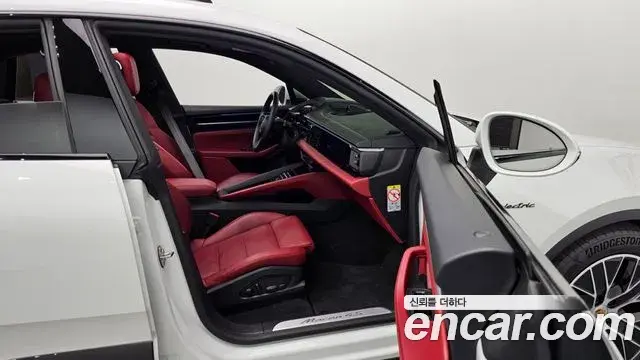 Porsche Macan EV 2025 — Şəkil 2/34