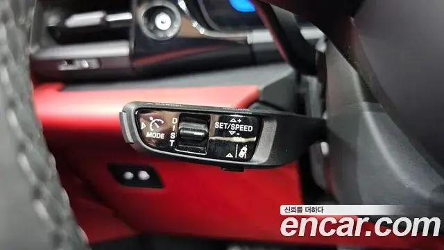 Porsche Macan EV 2025 — Şəkil 28/34