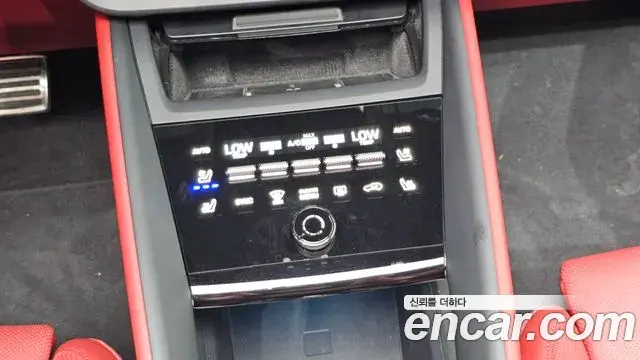 Porsche Macan EV 2025 — Şəkil 7/34