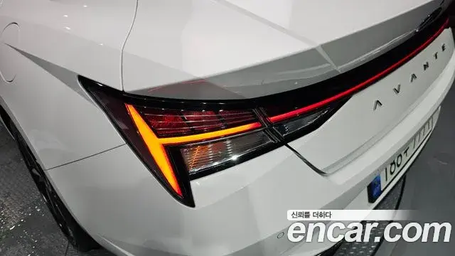 Hyundai The New Avante Hybrid 2023 — Şəkil 8/32