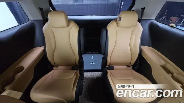 Kia Carnival 2021 — Фото 13/20