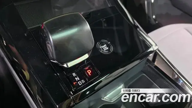 Land Rover Range Rover Sport 2025 — ფოტო 19/20