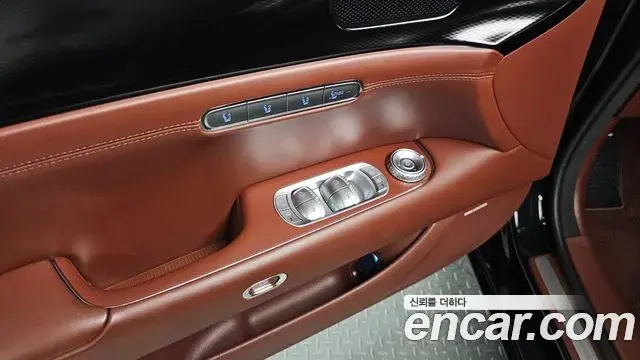 Genesis G90 2022 — Şəkil 29/31
