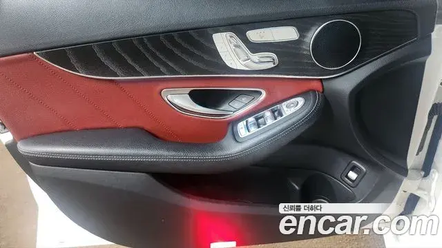 Mercedes-Benz C-Class 2018 — ფოტო 9/20