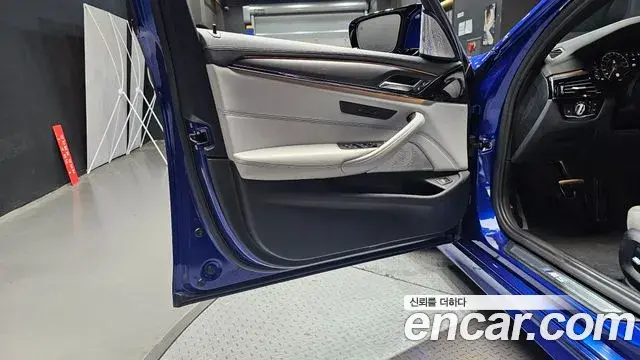 BMW M5 2019 — Photo 1/32
