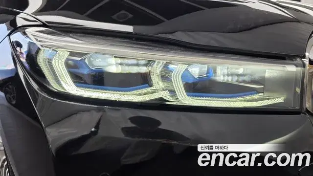 BMW 7 Series 2021 — Photo 18/39