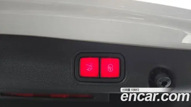 Mercedes-Benz E-Class 2022 — Photo 11/20