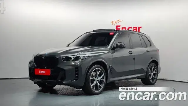BMW X5 2025 — Фото 1/20