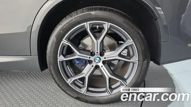 BMW X5 2025 — Photo 32/36