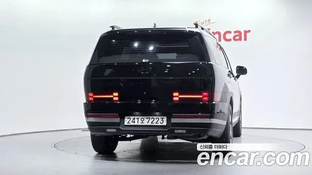 Hyundai Santa Fe 2025 — ფოტო 28/36