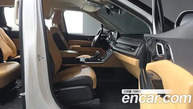 Kia Carnival 2022 — Фото 11/20