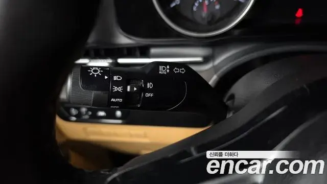 Kia Carnival 2022 — Фото 18/20