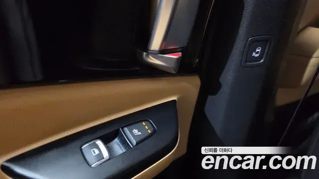Kia Carnival 2022 — Фото 19/20