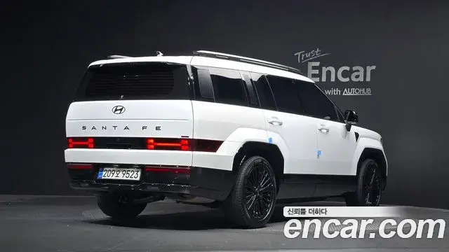 Hyundai Santa Fe 2024 — Photo 2/20