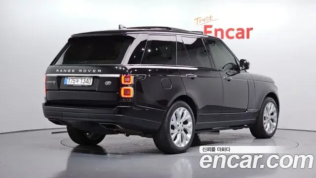 Land Rover Range Rover 2021 — Photo 20/37