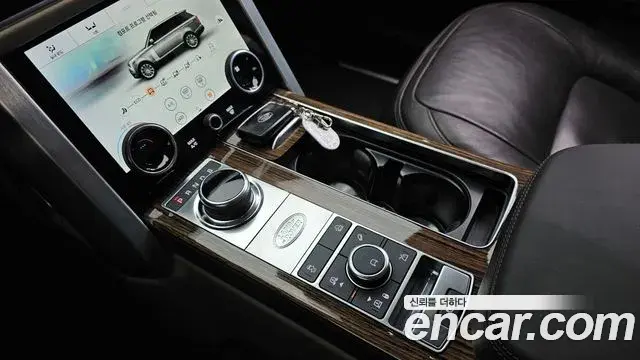 Land Rover Range Rover 2021 — Photo 25/37