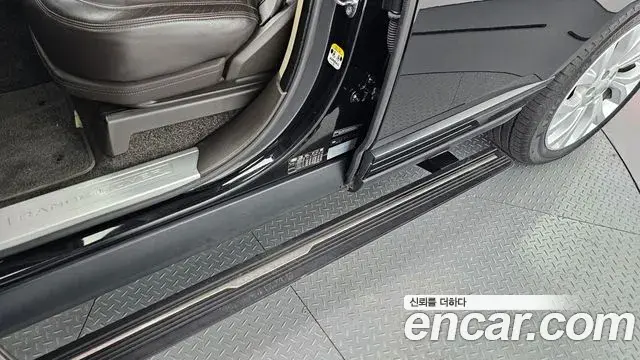 Land Rover Range Rover 2021 — Photo 31/37