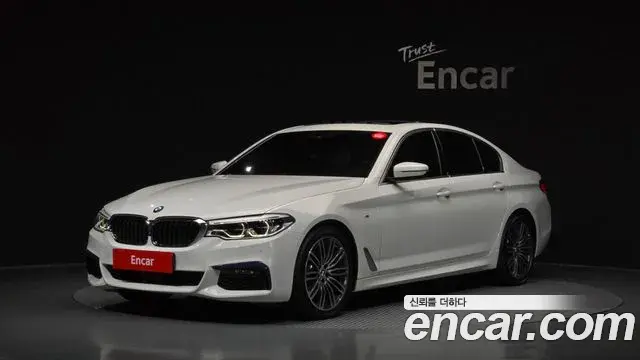 BMW 5 Series 2020 — Photo 17/33
