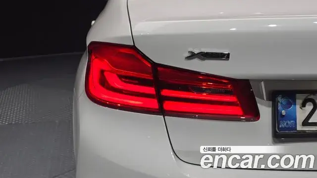 BMW 5 Series 2020 — Photo 24/33