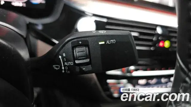 BMW 5 Series 2020 — Photo 9/33