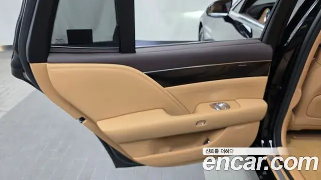 Genesis G90 2025 — Şəkil 30/32