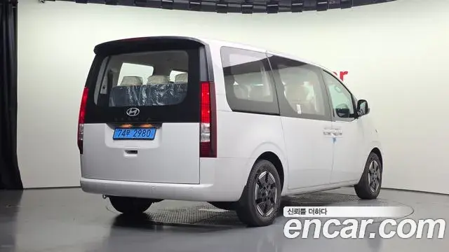 Hyundai Staria 2026 — ფოტო 17/20