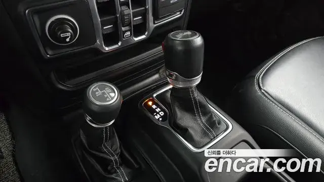 Jeep Wrangler 2021 — Фото 9/20