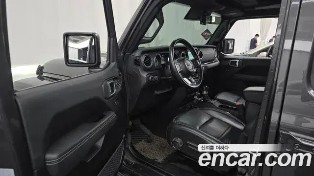 Jeep Wrangler 2021 — Фото 10/20