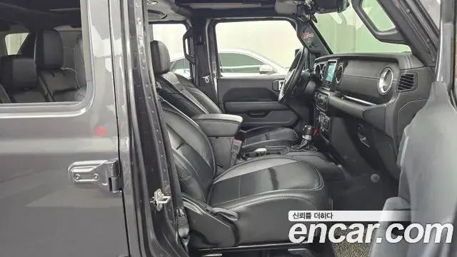 Jeep Wrangler 2021 — Фото 11/20