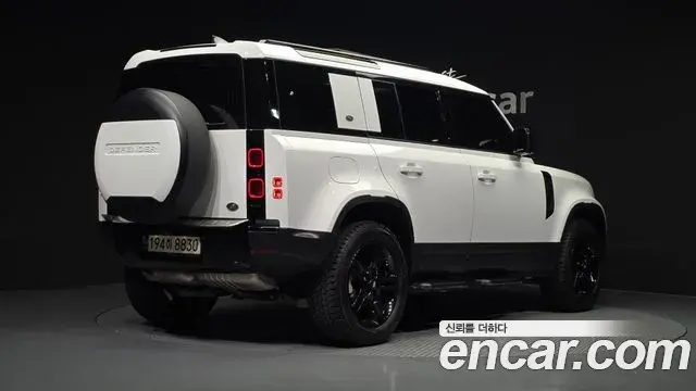 Land Rover Defender 2023 — Фото 2/20